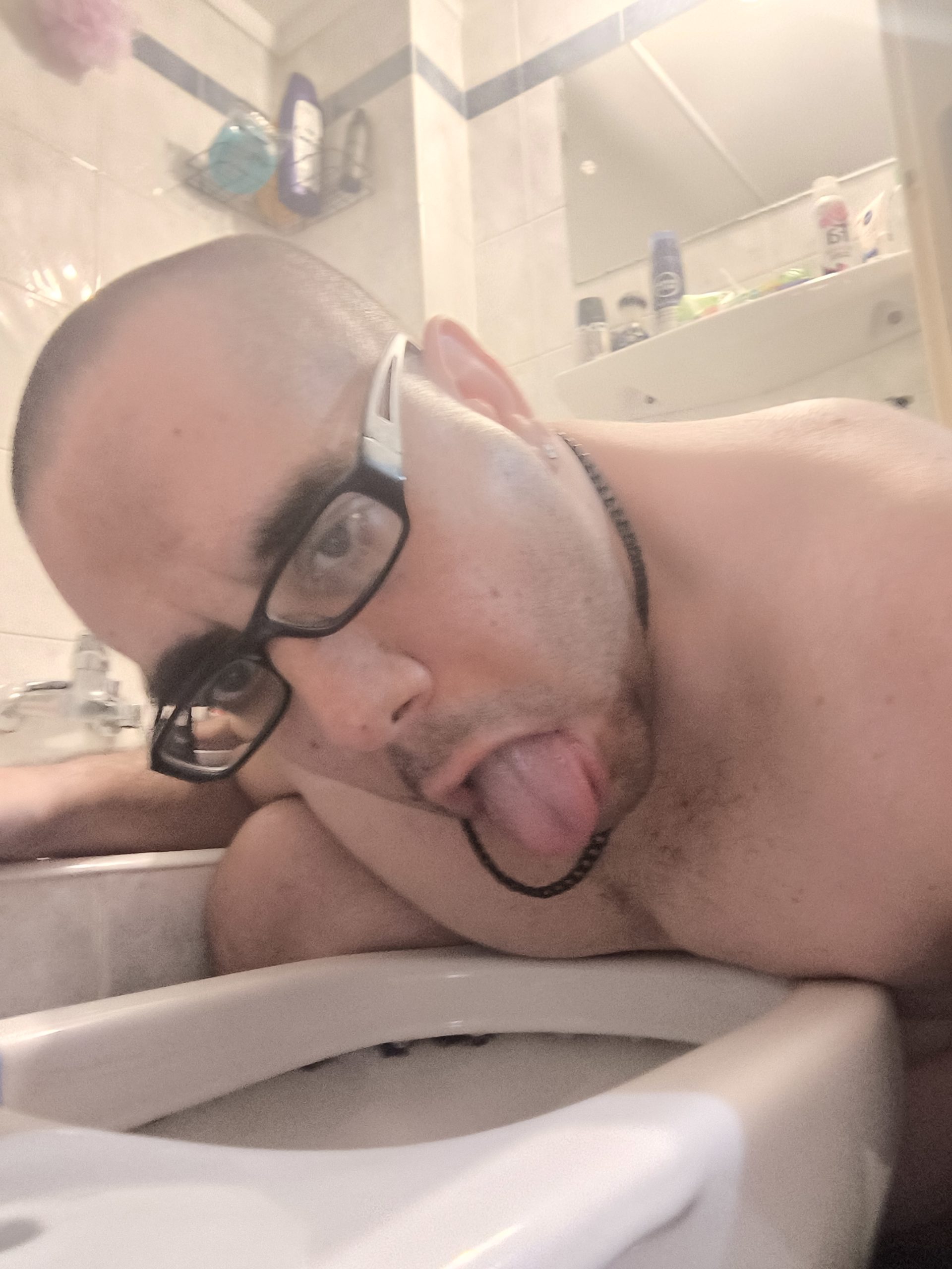 John tratarhs toilet f*ggot exposed