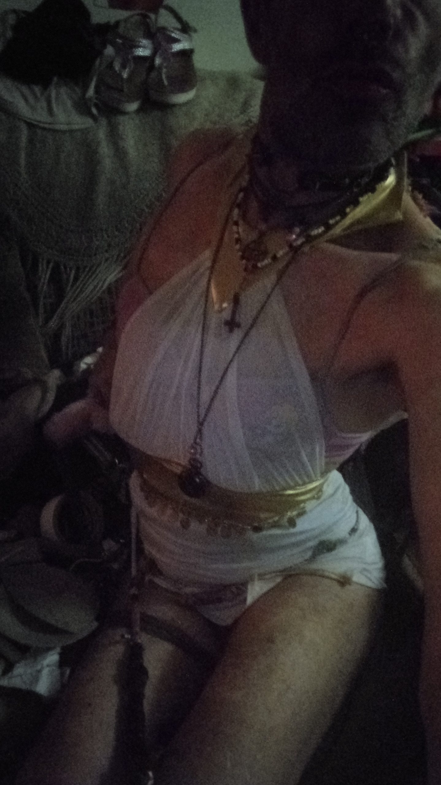 Mariquita feminizada y prostituta en público