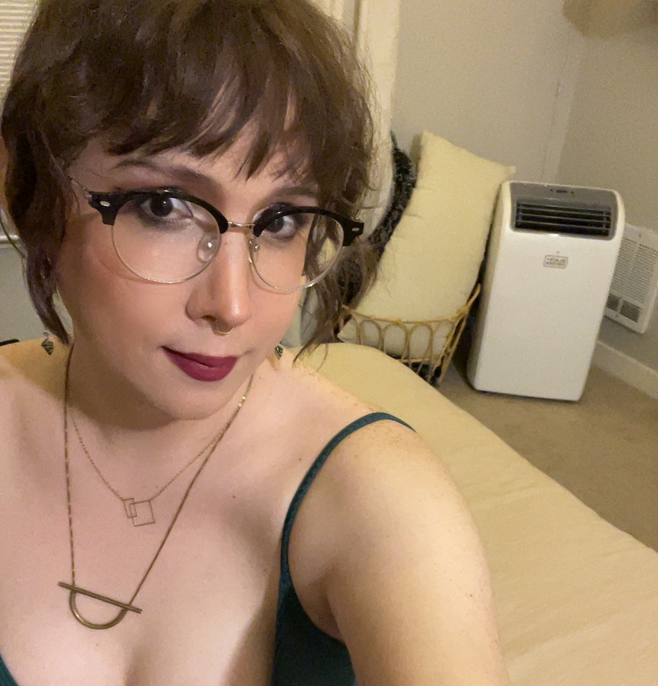 Happy Sunday! I love posting all the pics of myself I know I shouldn’t