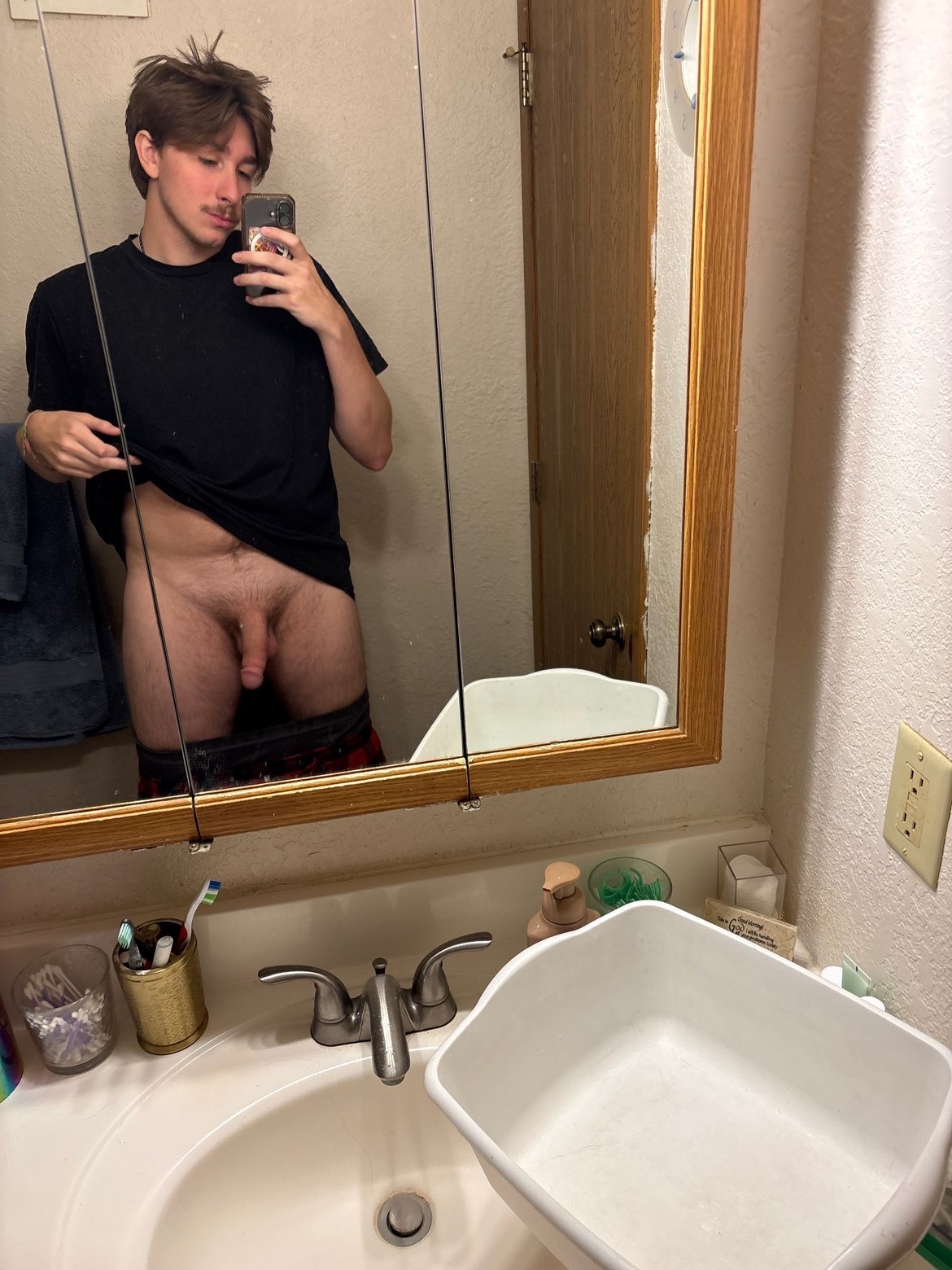 freshly 18 make me famous forever post me all over reddit and twitter