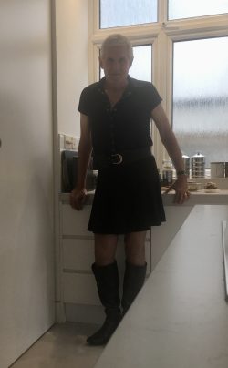 Crossdressing again