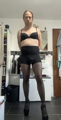 Maxi Müller in Strumpfhose