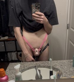~ horny looking for someone to abuse my cage