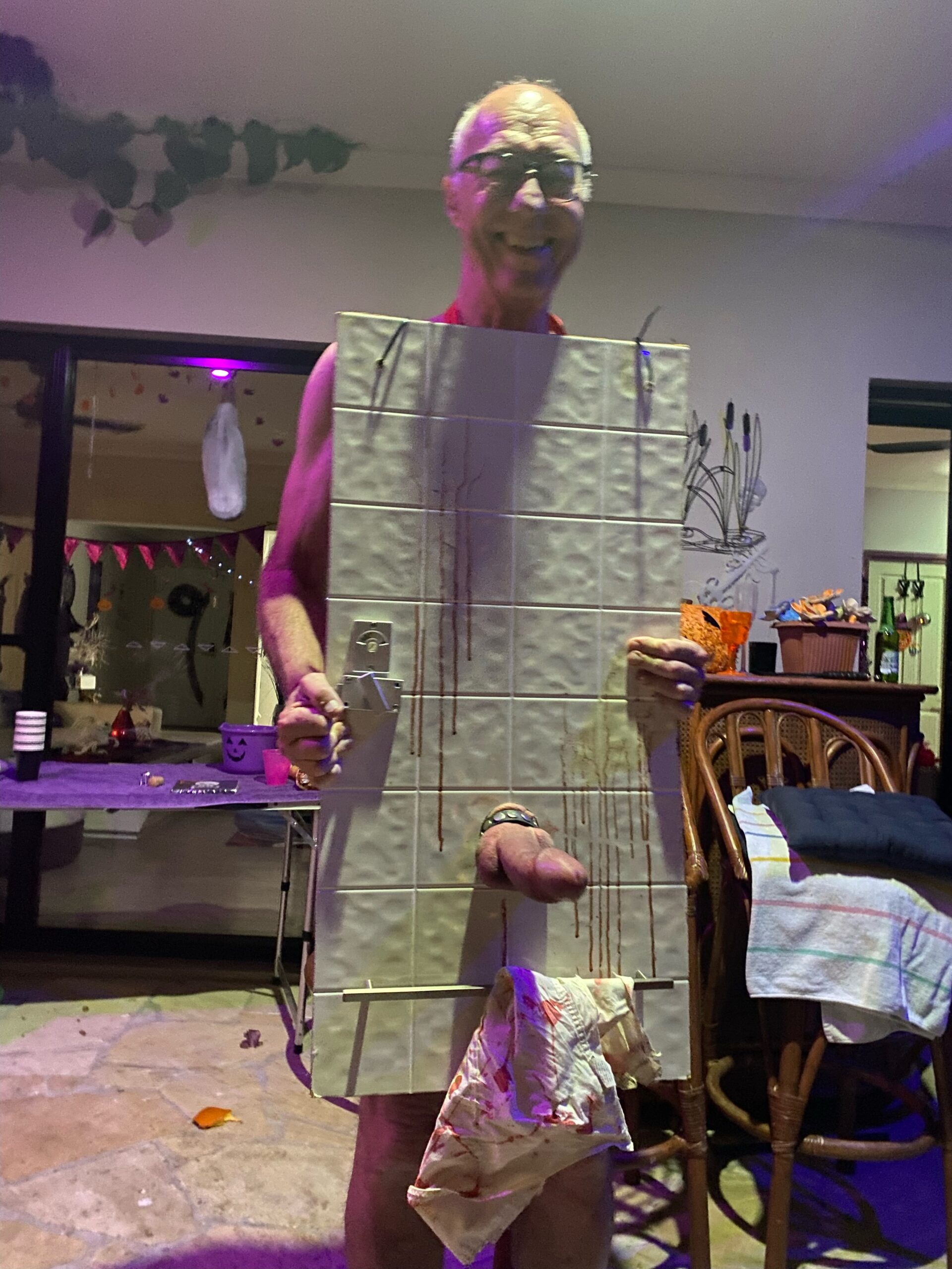 Rob Venuta exposed – Rob Venuta is used as a Halloween glory hole