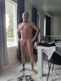 Pig faggot showing all