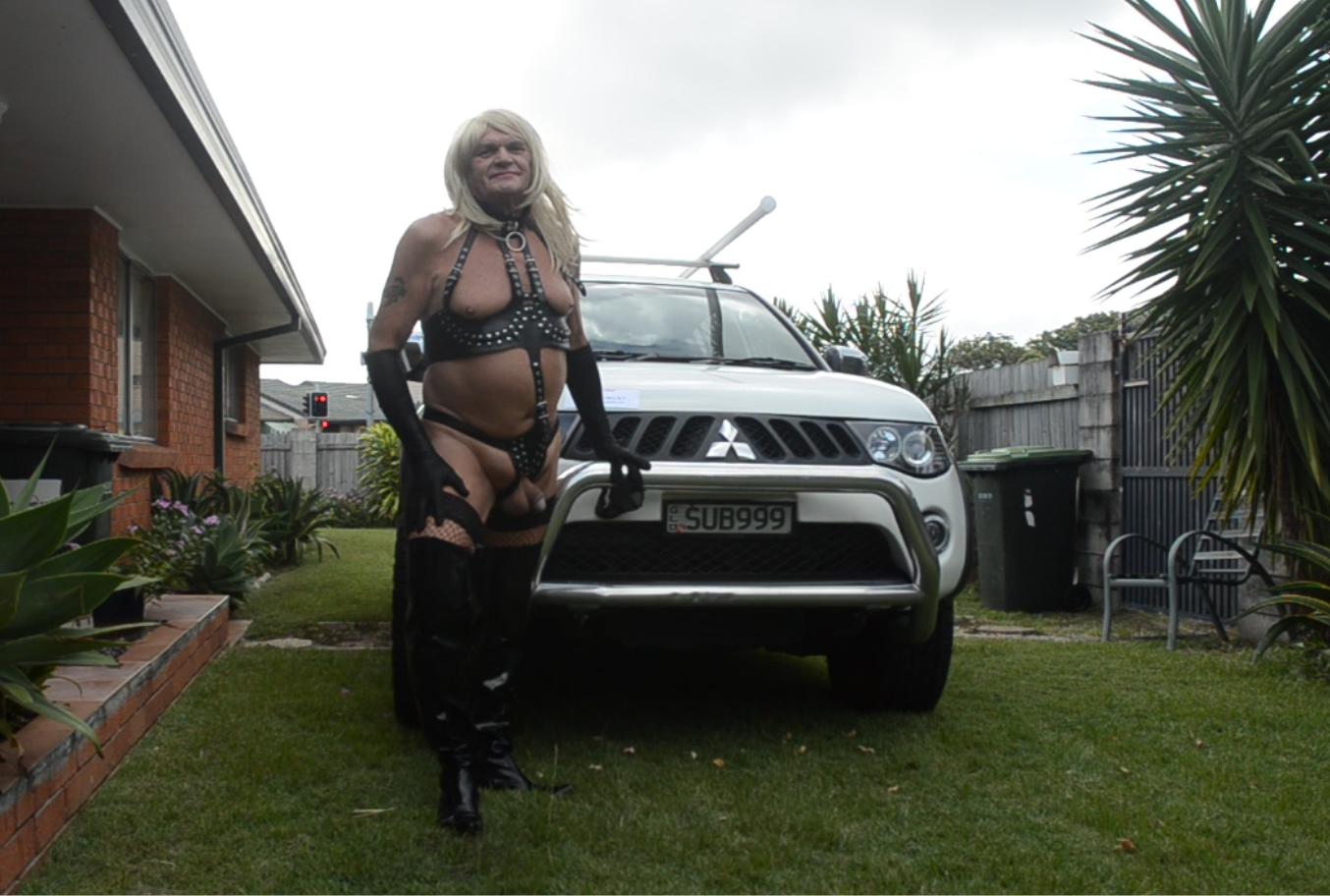 sissy slut becky 28 melody street mermaid waters qld 4218 phone +61 493 174
