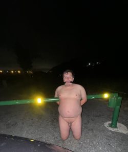 Fat ugly loser named exposer – Blackout