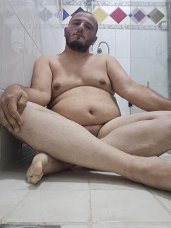 monik – hairy monik showing