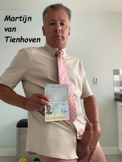 Martijn van Tienhoven – Martijn van Tienhoven exposed with his ID.