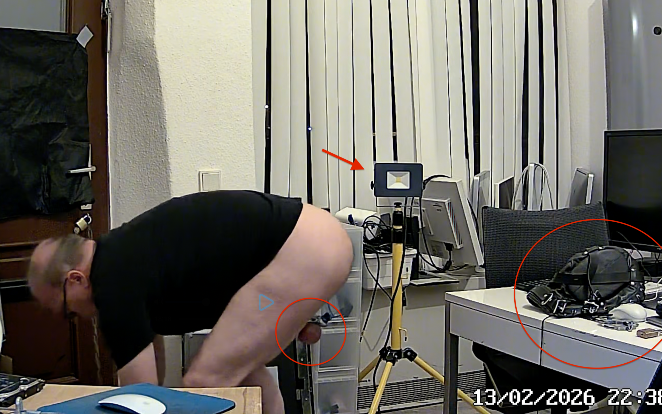 Björn Seegebarth – Bjoern Seegebarth exposed naked and chained to his balls on stage