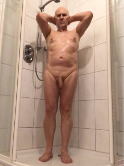 web-sl*t Luke Farian