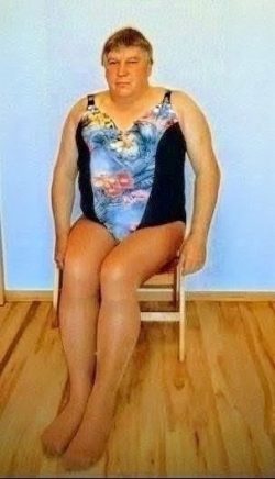 ~ Sissy Transe in Nylons pantyhose Strumpfhosen exposed
